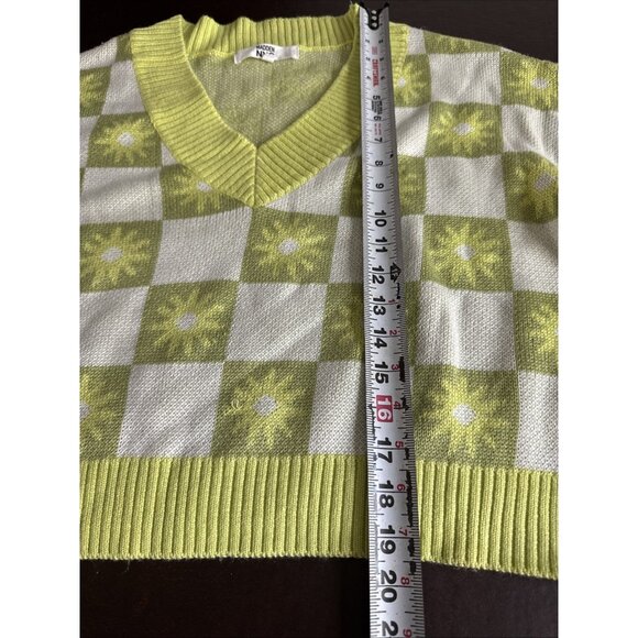 Madden NYC Womens XL Green & White Checkered V-Neck Sweater - Picture 7 of 9
